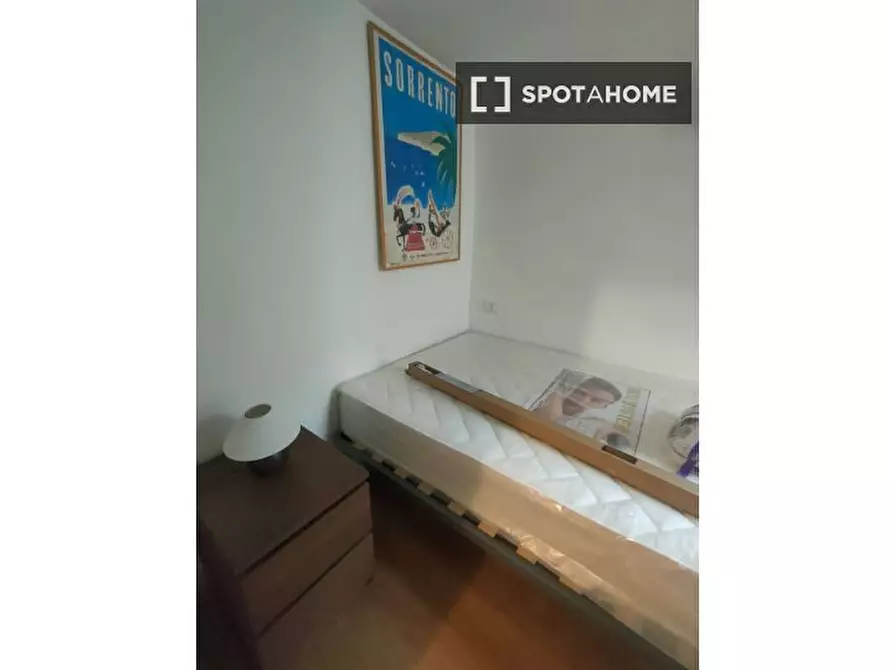 Immagine 1 di Appartamento in affitto  in Vico Belledonne a Chiaia a Napoli