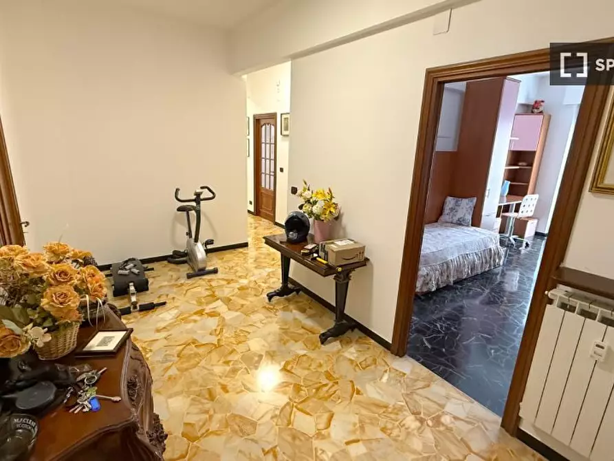 Immagine 8 di Camera condivisa in affitto  in C.so Europa a Genova