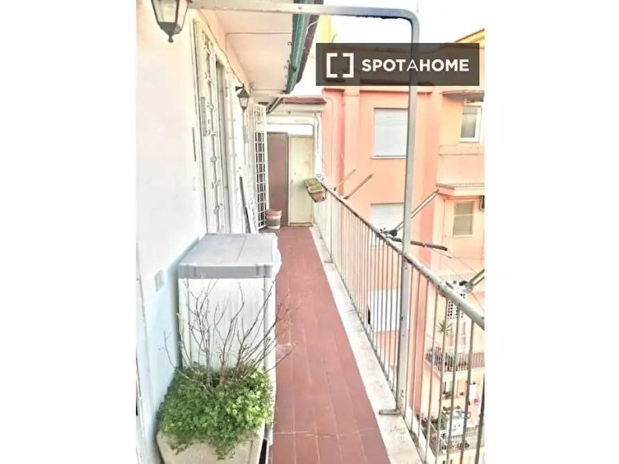 Immagine 4 di Camera condivisa in affitto  in Via Prenestina a Roma