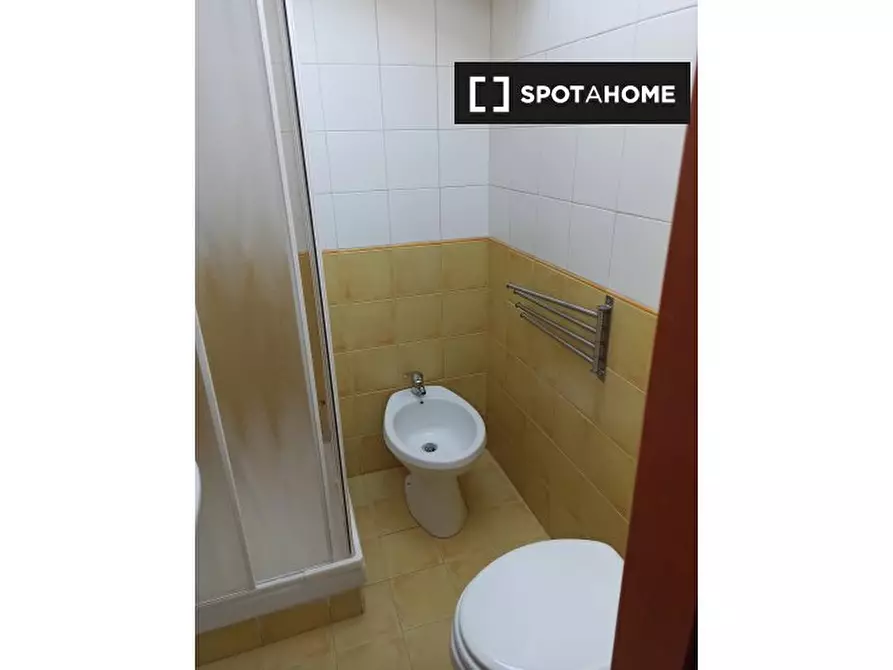 Immagine 5 di Camera condivisa in affitto  in Via Fraconalto a Roma