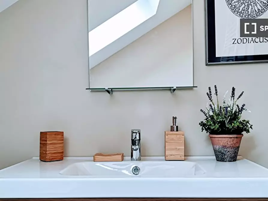 Immagine 16 di Appartamento in affitto  in Via Borromei a Milano