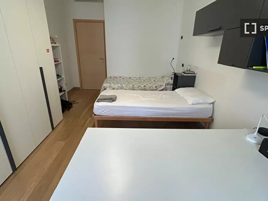 Immagine 2 di Camera condivisa in affitto  in Via Alfonso Lamarmora a Milano