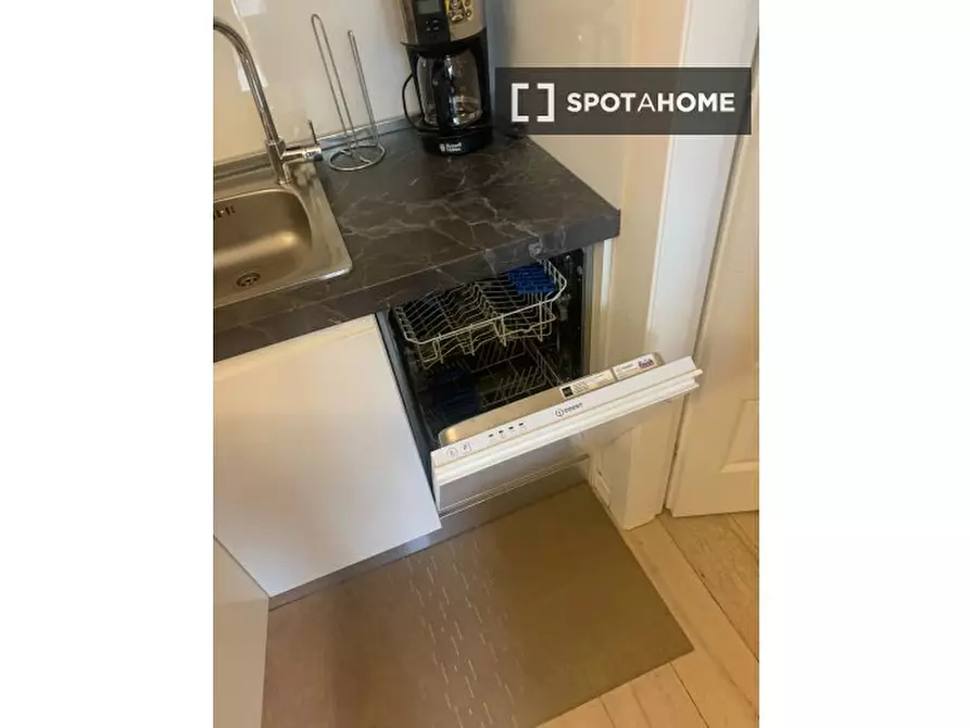 Immagine 5 di Appartamento in affitto  in Via Giuseppe Verdi a Firenze