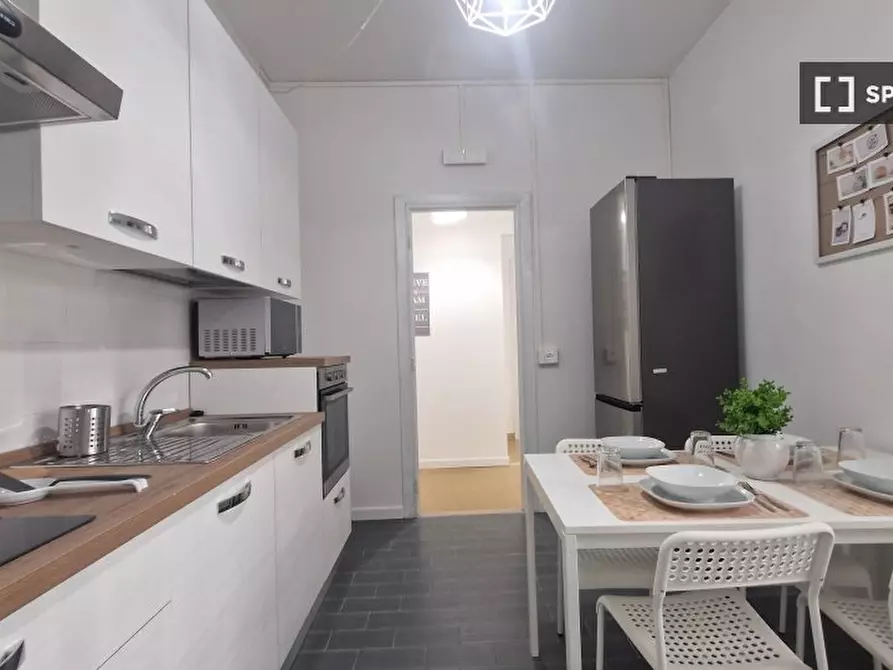 Immagine 13 di Camera condivisa in affitto  in Lungotevere di Pietra Papa a Roma