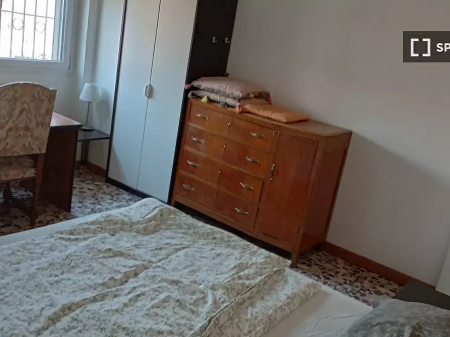 Immagine 3 di Camera condivisa in affitto  in Via Orobia a Milano