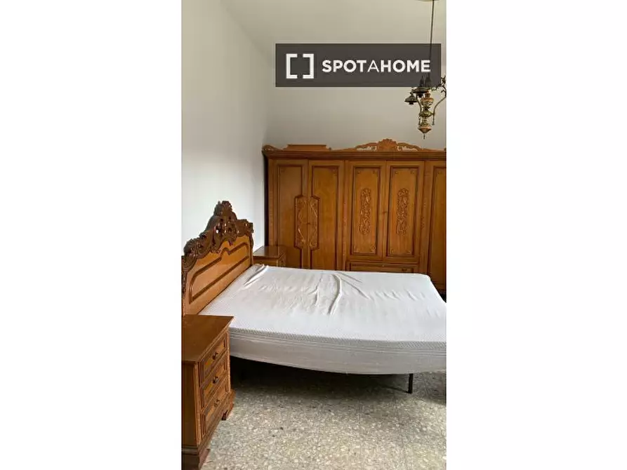 Immagine 17 di Camera condivisa in affitto  in Via Cornelio Sisenna a Roma