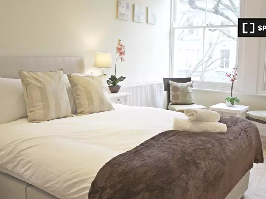 Immagine 15 di Appartamento in affitto  in Ladbroke Grove a Kensington