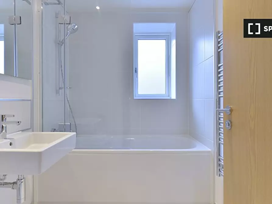 Immagine 13 di Appartamento in affitto  in Sudrey St a Camberwell