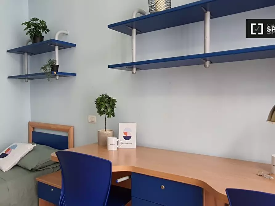 Immagine 2 di Camera condivisa in affitto  in Via Anton Giulio Barrili a Milano