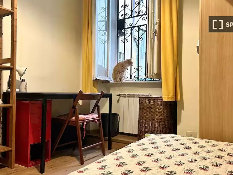 Immagine 1 di Camera condivisa in affitto  in Via dei Banchi Nuovi a Roma