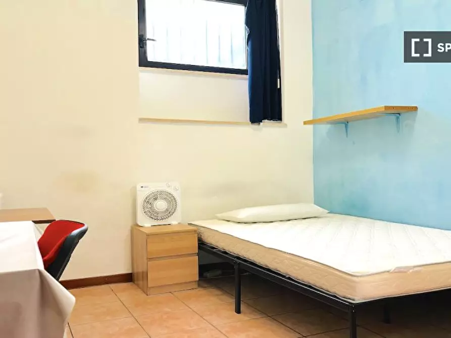 Immagine 1 di Camera condivisa in affitto  in Via Alessandro Brisse a Roma