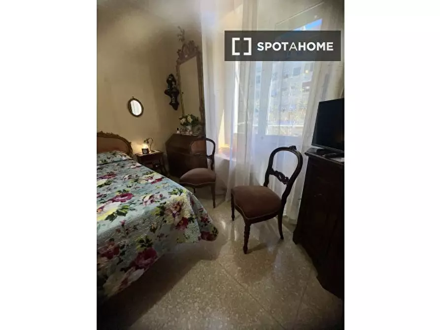 Immagine 3 di Camera condivisa in affitto  in Via Flavio Stilicone a Roma