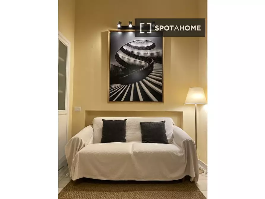 Immagine 1 di Appartamento in affitto  in Via Cola di Rienzo a Roma