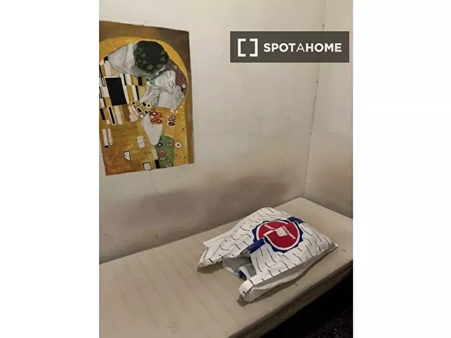 Immagine 15 di Camera condivisa in affitto  in Viale Corsica a Firenze