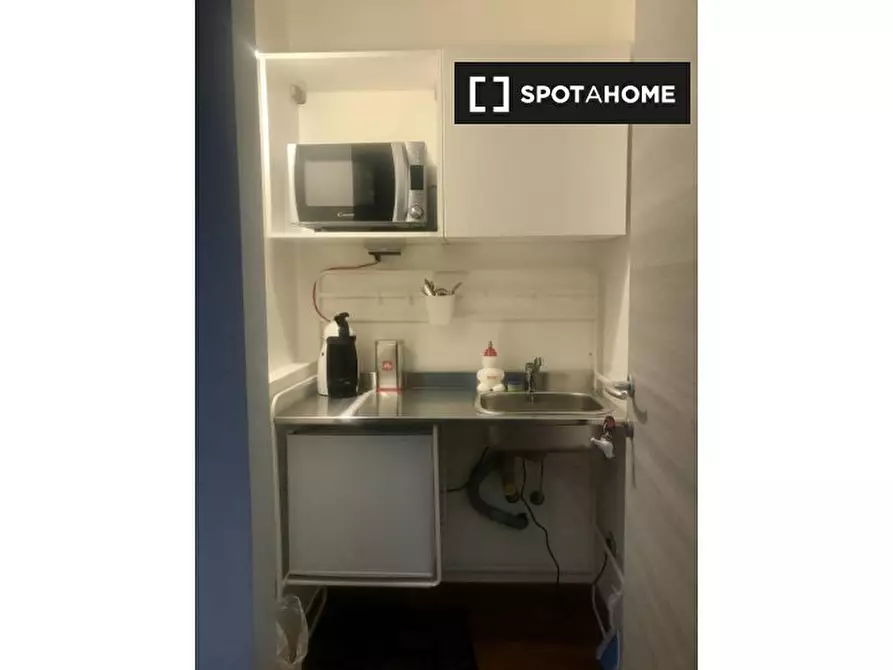 Immagine 10 di Ufficio in affitto  in Via Numa Pompilio a Milano