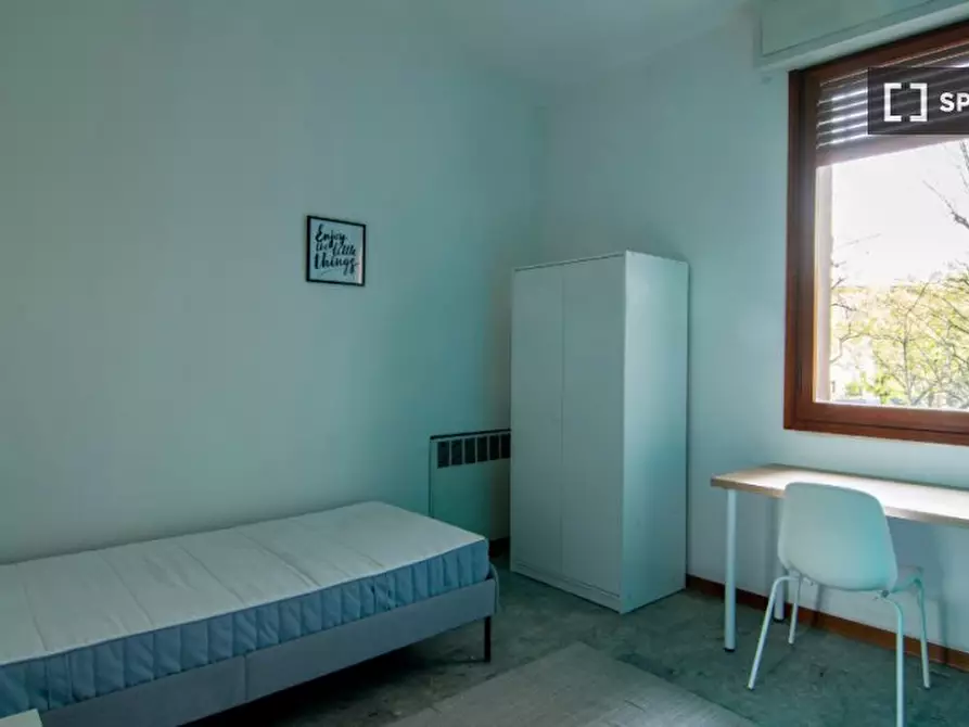 Immagine 2 di Camera condivisa in affitto  in Viale Quirico Filopanti a Bologna