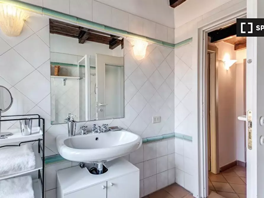 Immagine 14 di Appartamento in affitto  in Via Frangipane a Roma