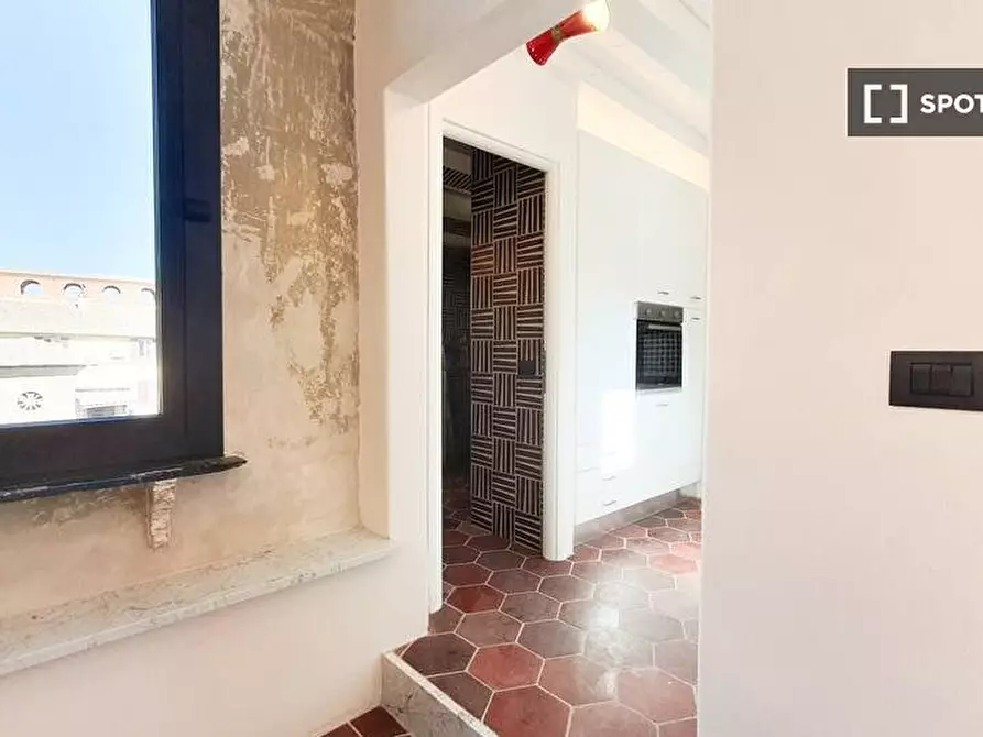 Immagine 8 di Appartamento in affitto  in Via Della Croce a Roma