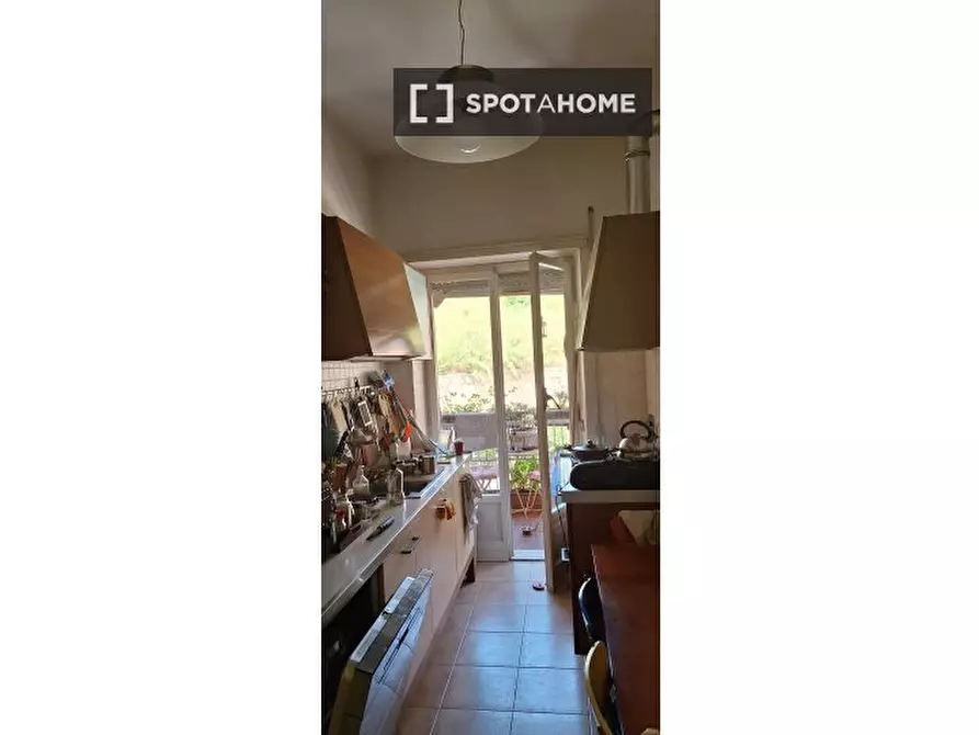 Immagine 6 di Camera condivisa in affitto  in Via Pietro de Cristofaro a Roma