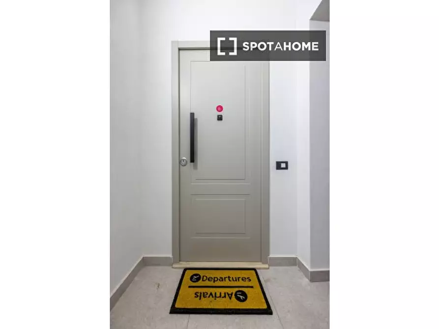 Immagine 18 di Ufficio in affitto  in Via dei Tribunali a Napoli
