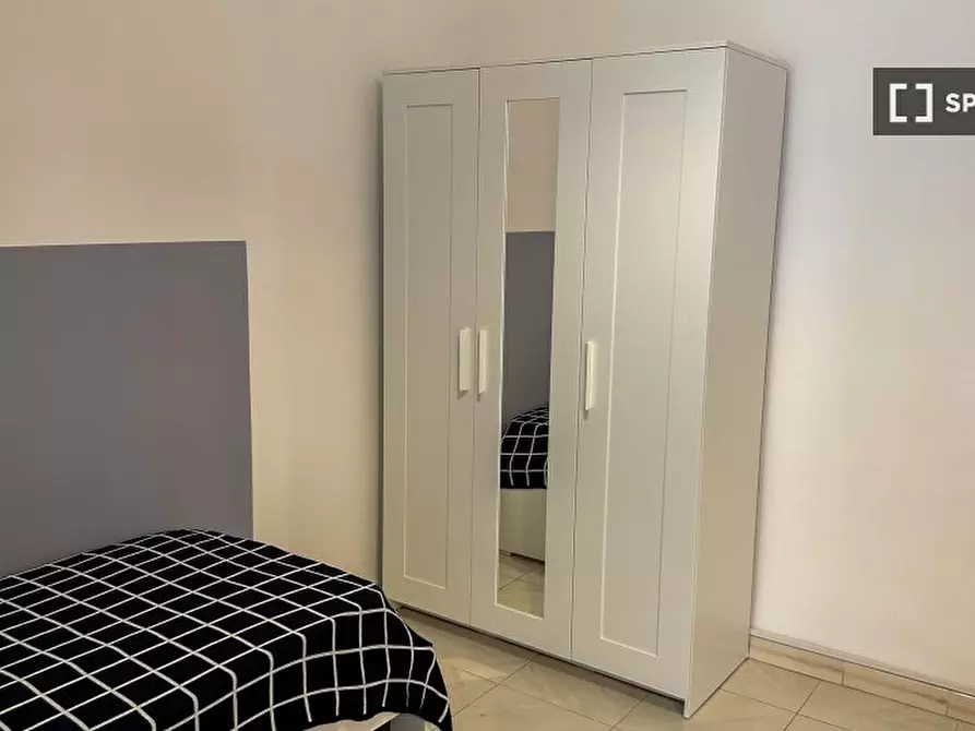 Immagine 6 di Camera condivisa in affitto  in Vico Sedil Capuano a Napoli