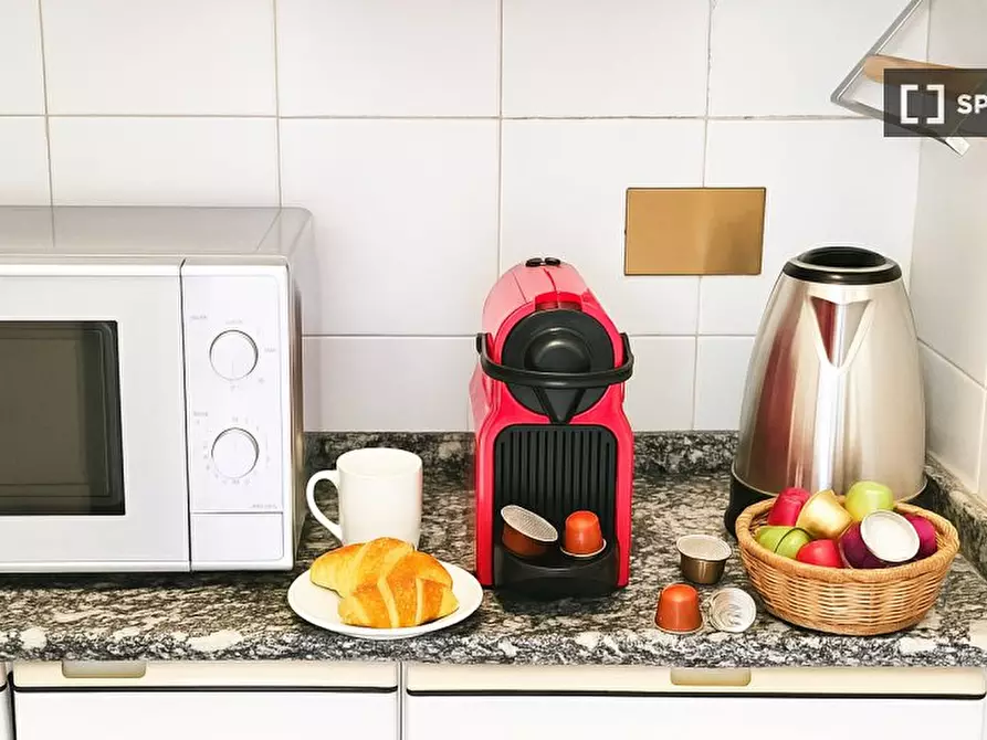 Immagine 6 di Ufficio in affitto  in Via Montaione a Roma