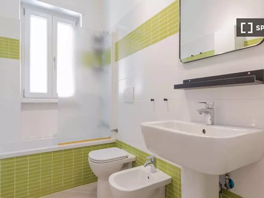 Immagine 18 di Camera condivisa in affitto  in Via Francesco Buonamici a Roma