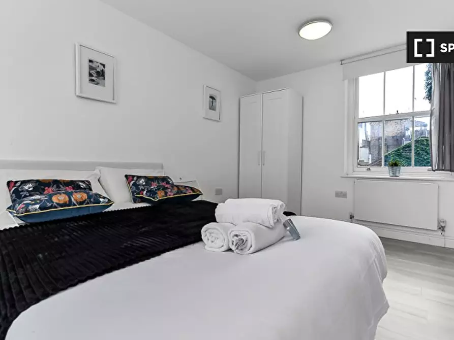 Immagine 7 di Appartamento in affitto  in Tottenham St a Camden Town