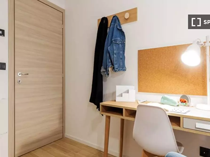 Immagine 2 di Camera condivisa in affitto  in Via Carlo Pedrotti a Torino