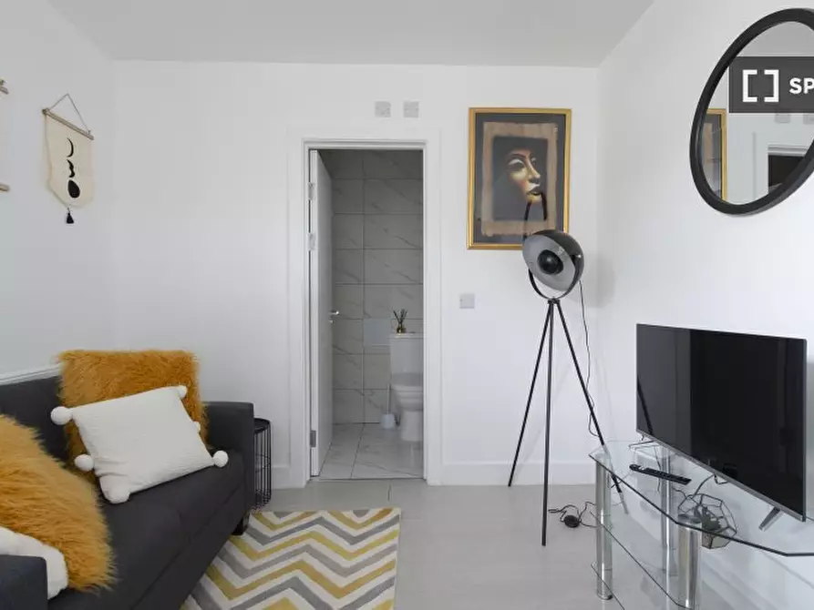 Immagine 14 di Appartamento in affitto  in flat a Tottenham