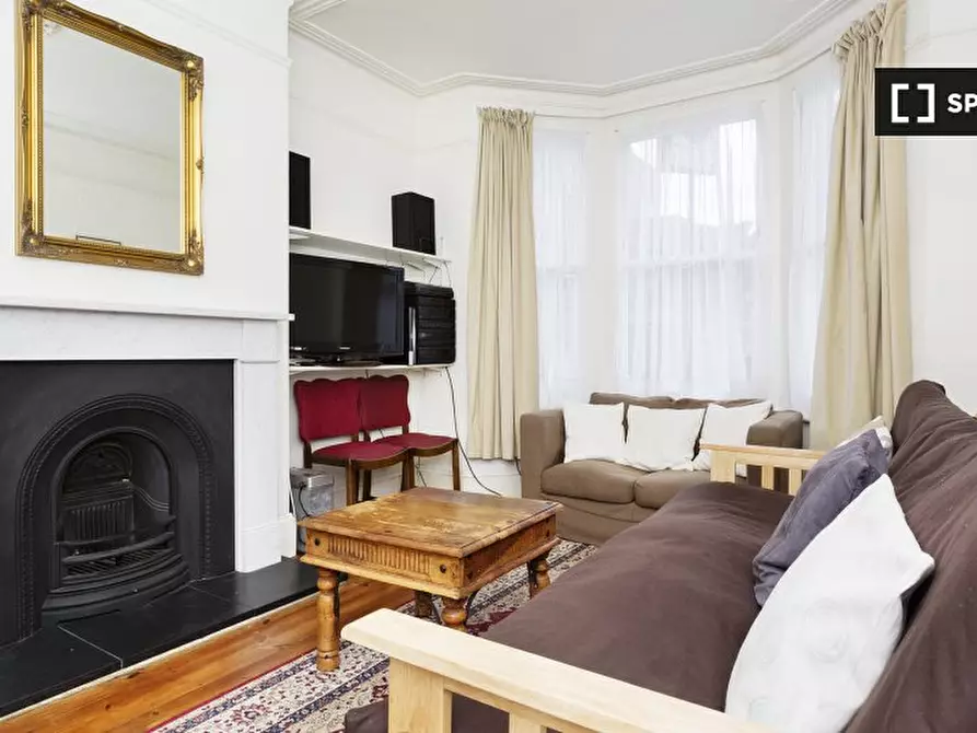 Immagine 3 di Appartamento in affitto  in Bloom Park Rd a Hammersmith