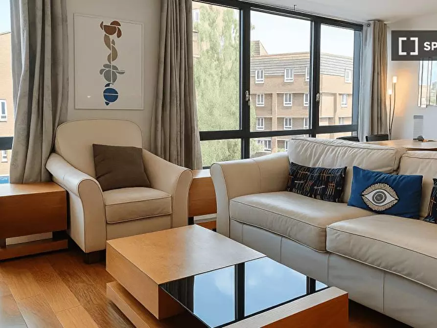 Immagine 1 di Appartamento in affitto  in Netley Street a Camden Town