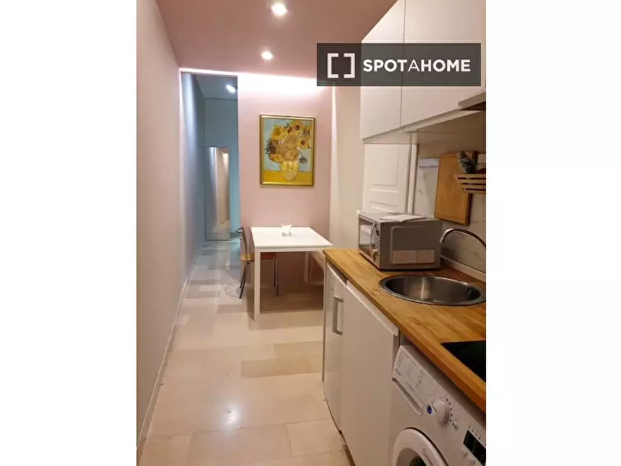 Immagine 17 di Appartamento in affitto  in Via dei Piatti a Milano