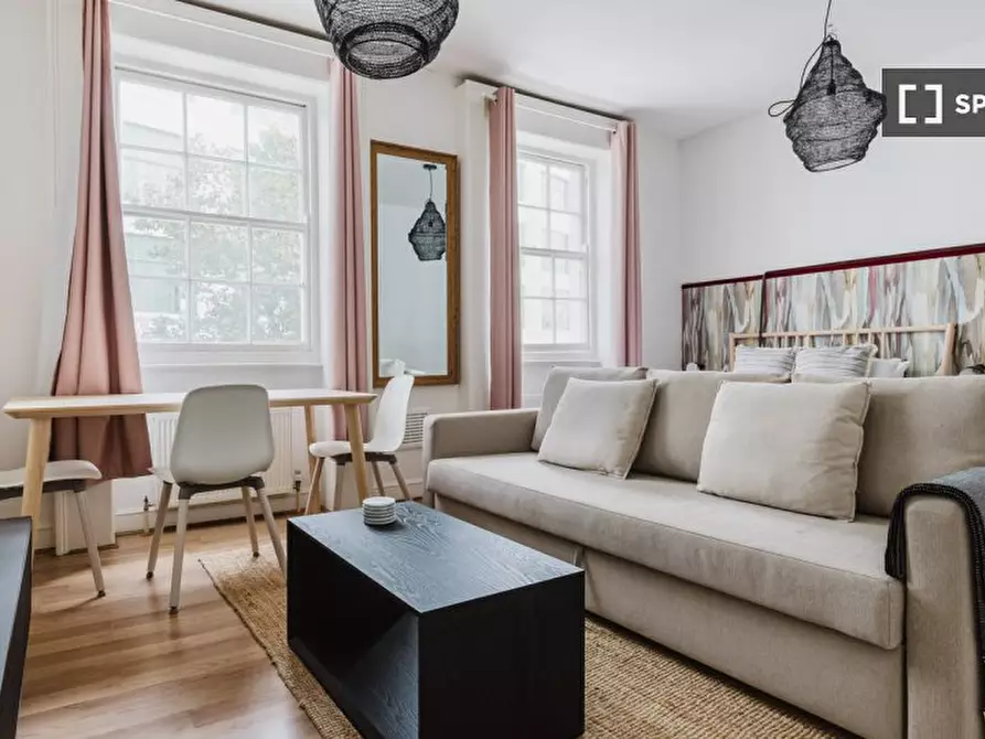 Immagine 2 di Appartamento in affitto  in Mornington Cres a Camden Town