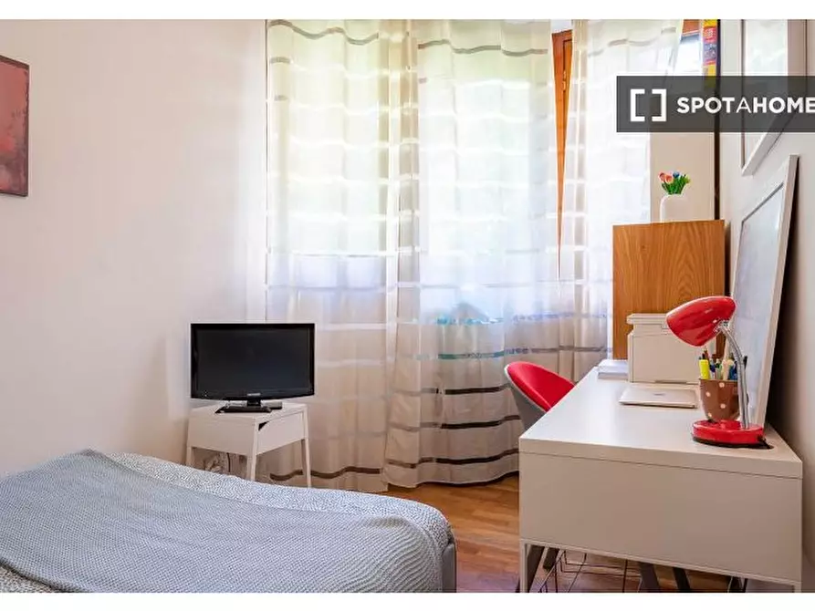 Immagine 2 di Camera condivisa in affitto  in Via Privata Umberto Fracchia a Milano