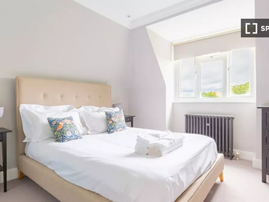 Immagine 15 di Appartamento in affitto  in flat a Kensington