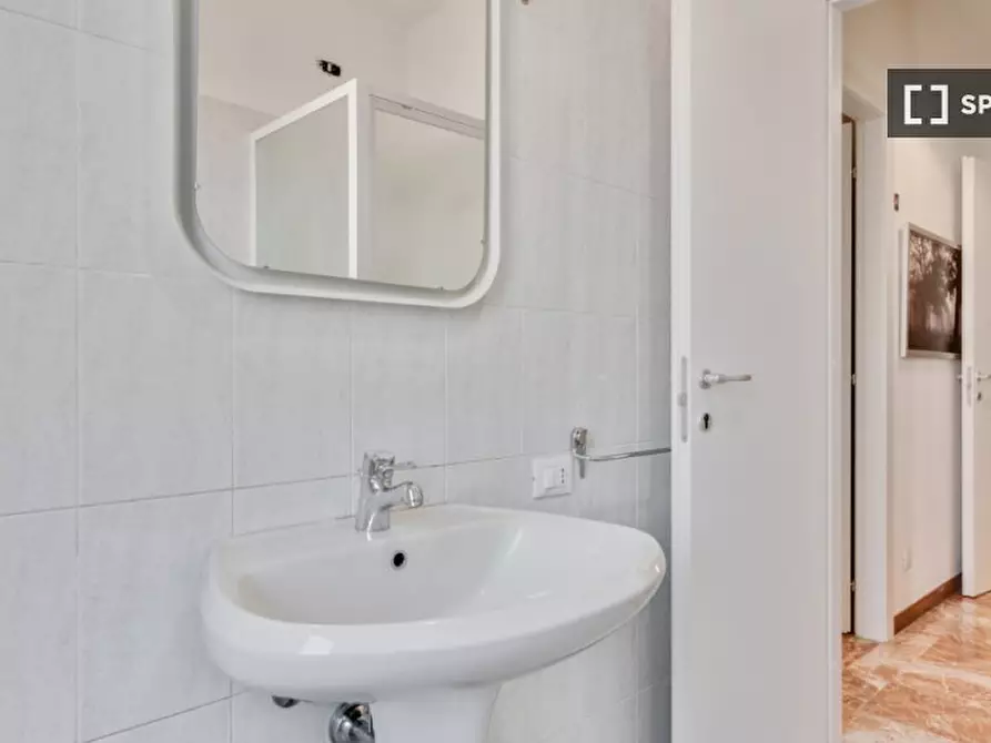 Immagine 8 di Camera condivisa in affitto  in Viale Monza a Milano