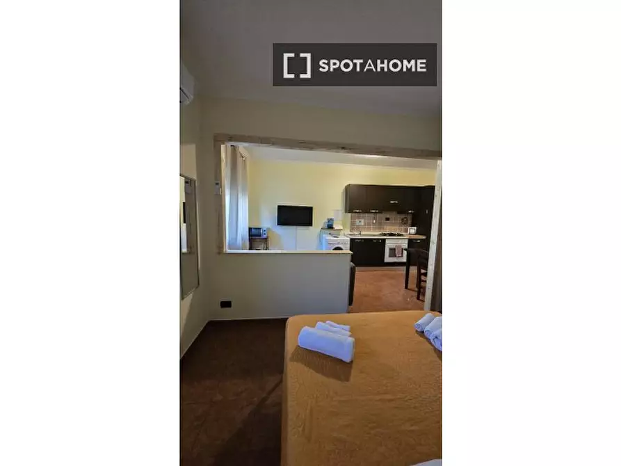 Immagine 8 di Ufficio in affitto  in Via Pescosolido a Roma