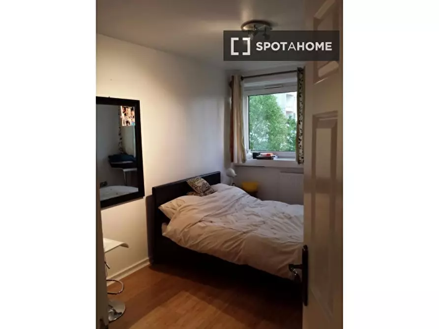 Immagine 1 di Camera condivisa in affitto  in Tunworth Crescent a Wandsworth