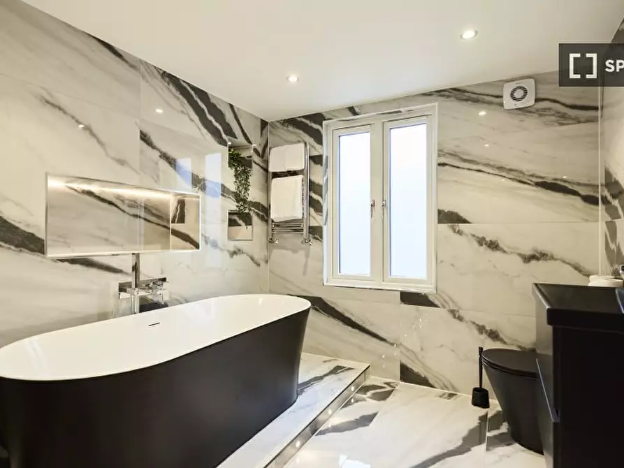 Immagine 11 di Appartamento in affitto  in Grayling Road a Hackney