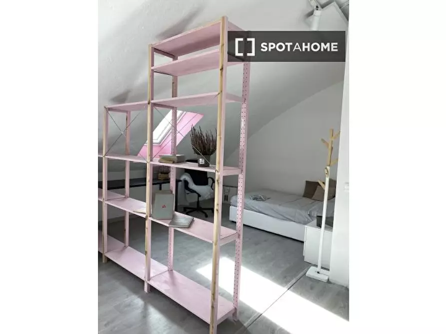 Immagine 2 di Camera condivisa in affitto  in Giovanni Maria a Milano