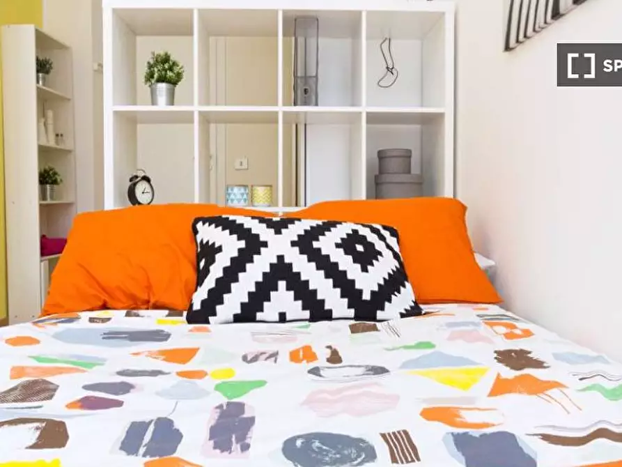 Immagine 1 di Camera condivisa in affitto  in Via Larga a Milano