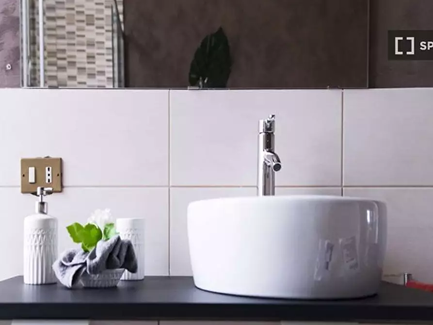 Immagine 17 di Camera condivisa in affitto  in Viale Nazario Sauro a Milano