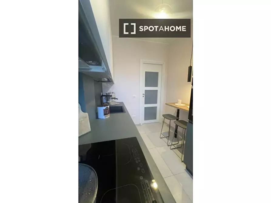 Immagine 8 di Appartamento in affitto  in Via Ivrea a Roma