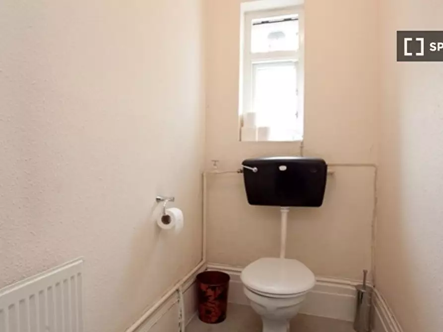 Immagine 7 di Ufficio in affitto  in Saint Anns Villas  /FR a Kensington