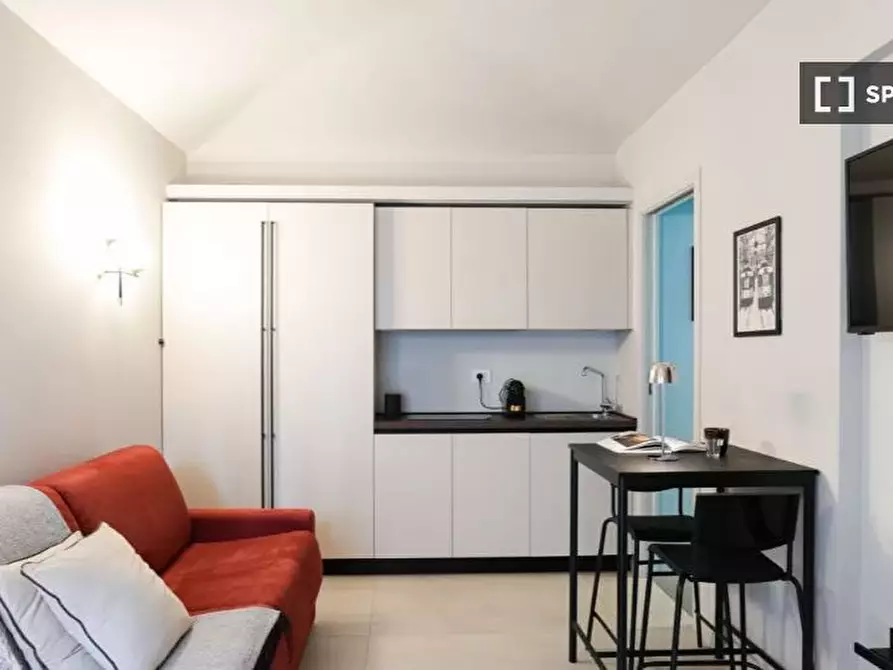 Immagine 5 di Camera condivisa in affitto  in Via Accademia Albertina a Torino