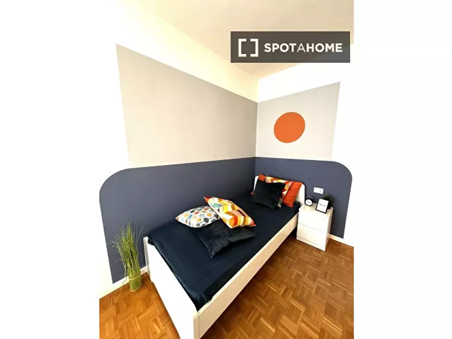 Immagine 1 di Camera condivisa in affitto  in Meda a Milano