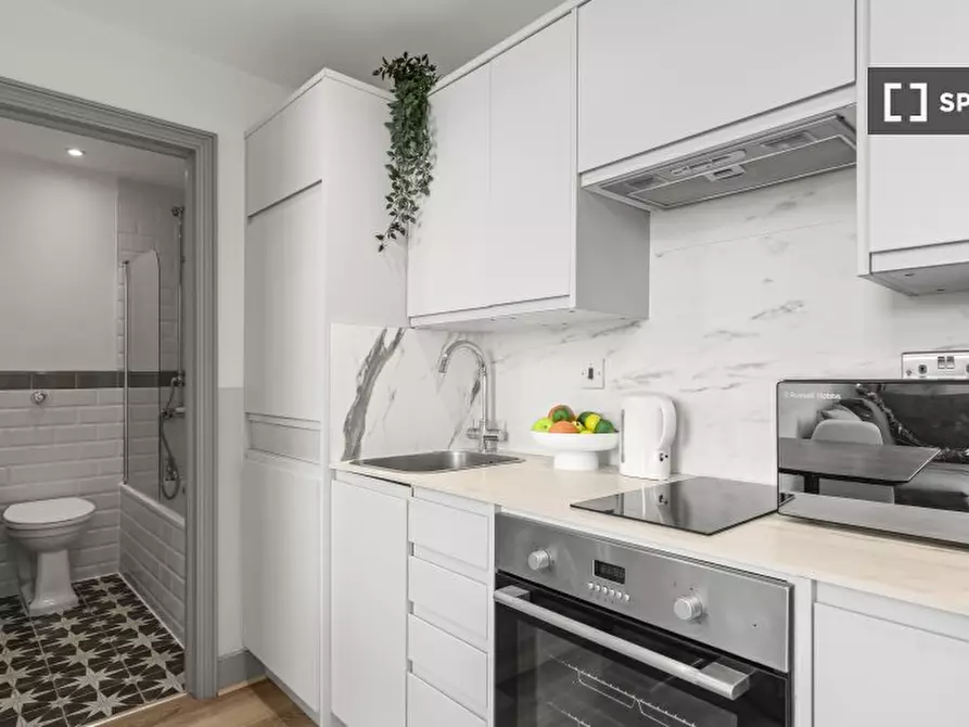 Immagine 6 di Appartamento in affitto  in Nevern Rd a Kensington