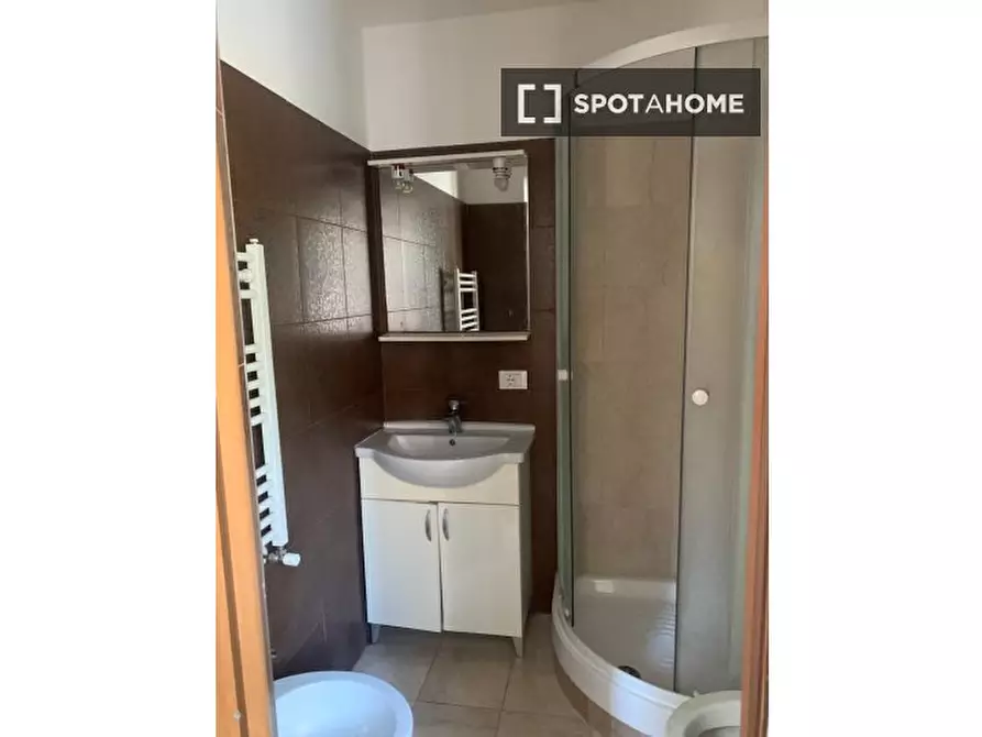 Immagine 14 di Camera condivisa in affitto  in Via Agrigento a Roma