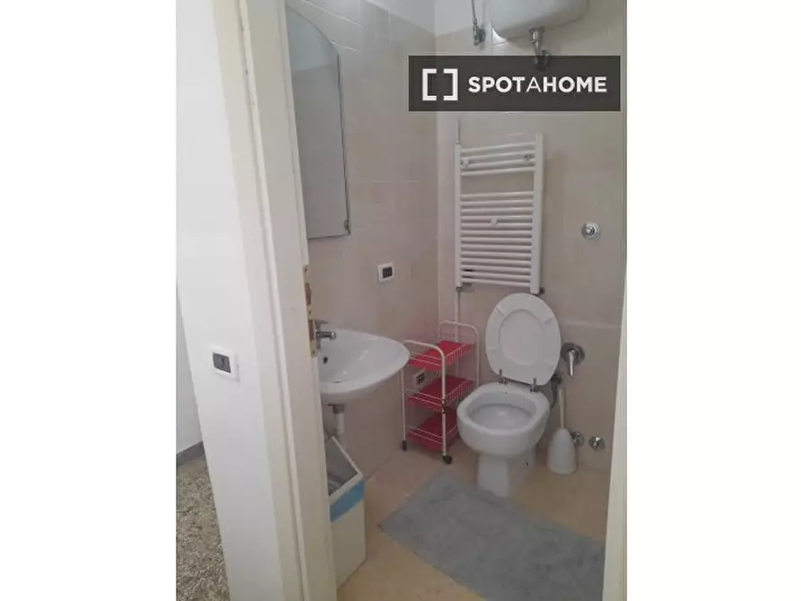 Immagine 10 di Camera condivisa in affitto  in Via Domenico Cucchiari a Roma